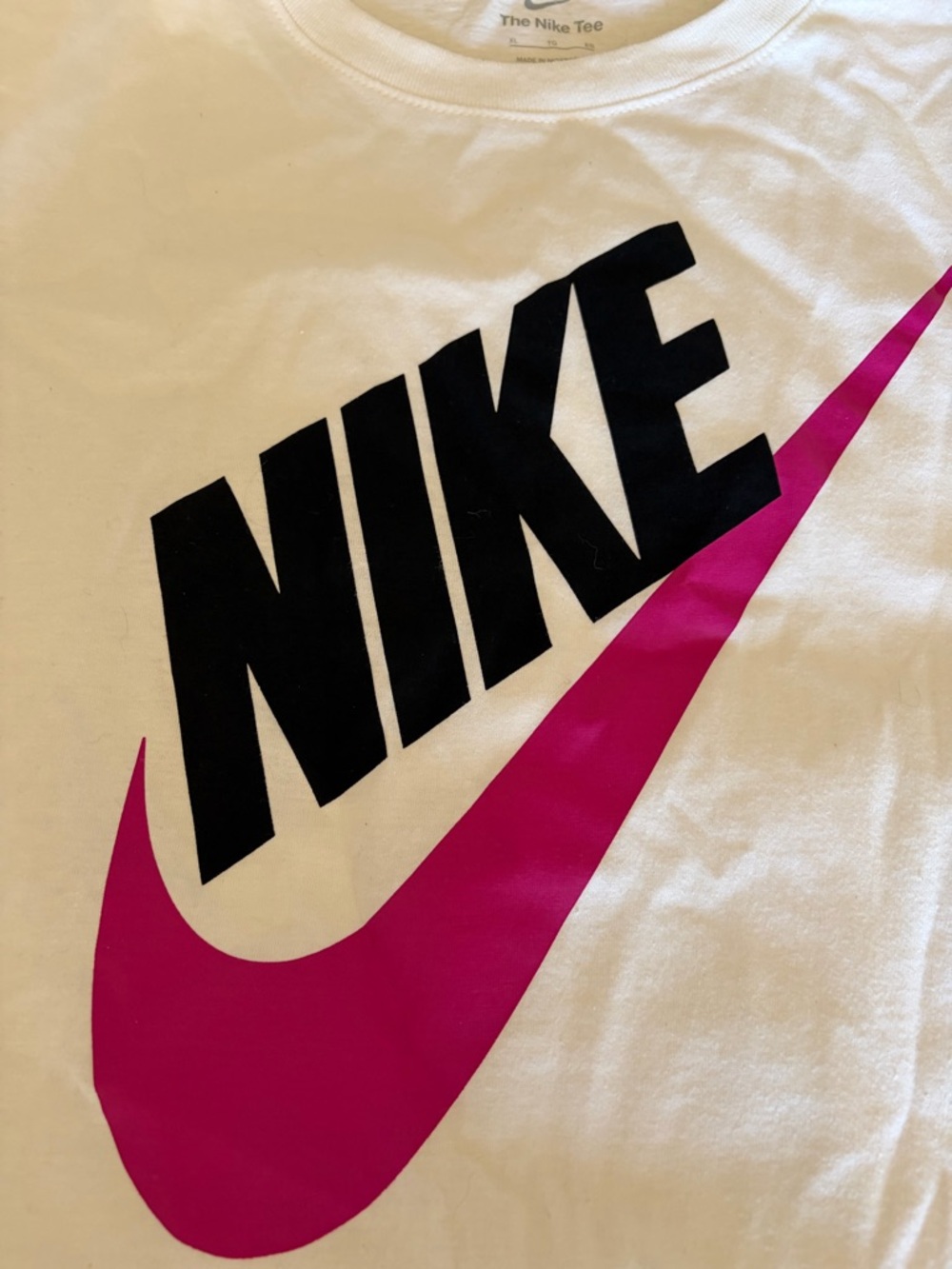 Nike White Tee with Black Tag Detail - Picture 2 of 3